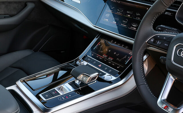 アウディ Q7 インテリア アウディ Q7 インテリア