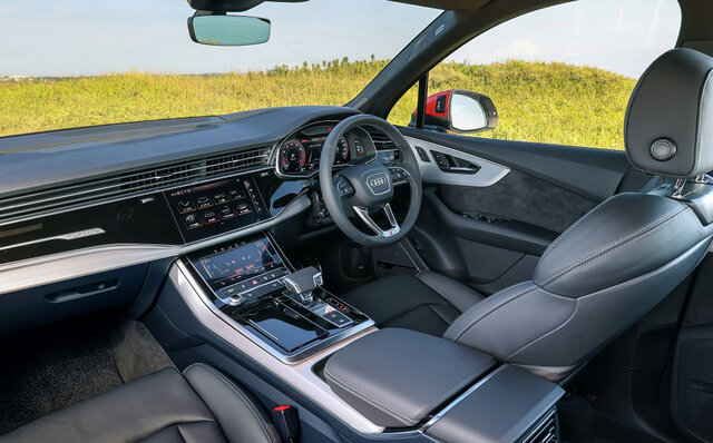 アウディ Q7 インテリア アウディ Q7 インテリア