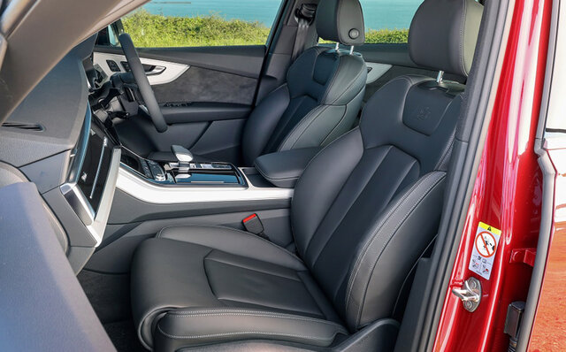 アウディ Q7 インテリア アウディ Q7 インテリア