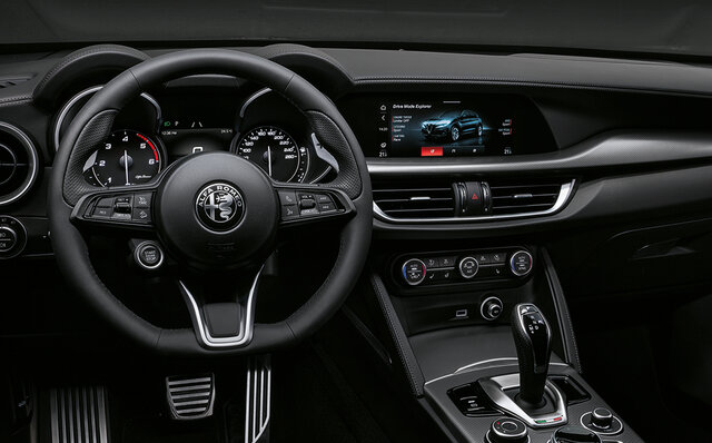 アルファロメオ ステルヴィオ アルファロメオ ステルヴィオ