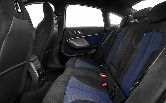 BMW 218d グランクーペ インテリア