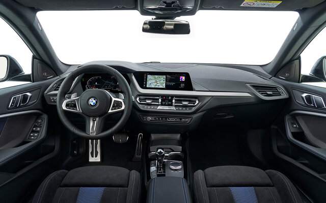 BMW 218d グランクーペ インテリア