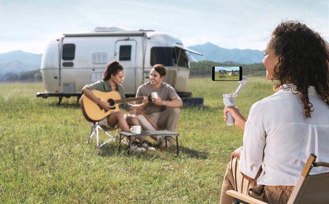 DJIから新たなスマートフォン用スタビライザー「DJI OM 4」が登場｜DJI