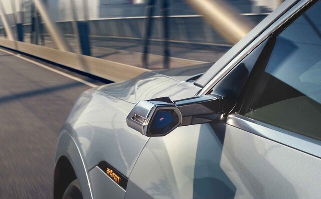 アウディの電動化攻勢尖兵、アウディ「e-tronスポーツバック」が発売|Audi アウディの電動化攻勢尖兵、アウディ「e-tronスポーツバック」が発売|Audi