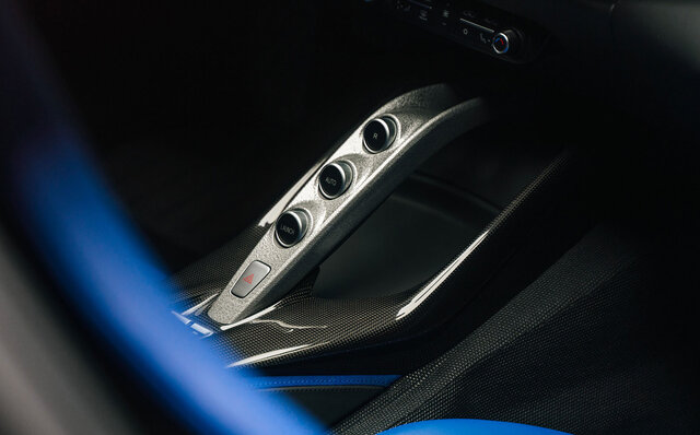 フェラーリ、ワンオフモデルの「オモロガータ」を発表｜Ferrari