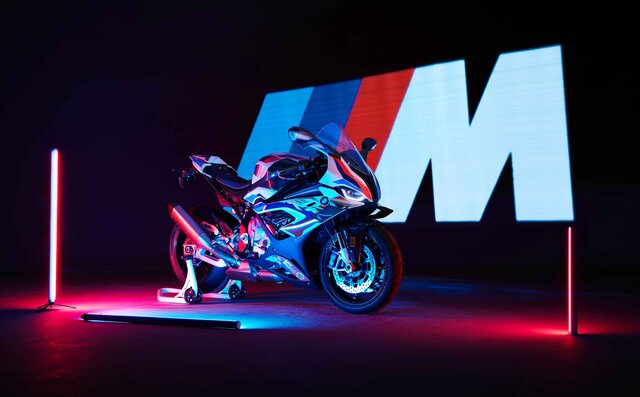 BMW、バイク初の“M”を冠した「M1000RR」発表|BMW BMW、バイク初の“M”を冠した「M1000RR」発表|BMW