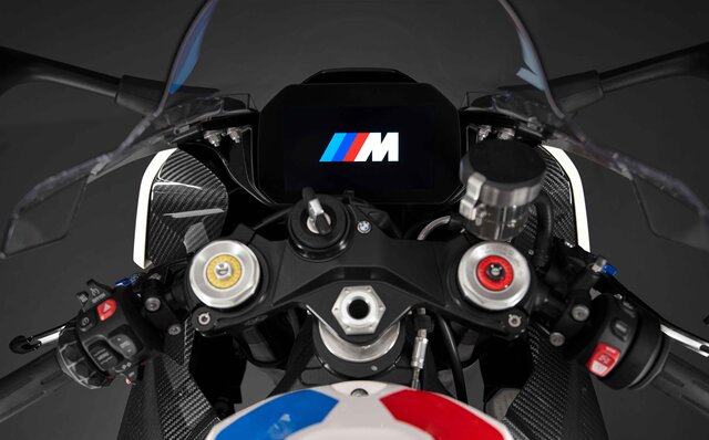 BMW、バイク初の“M”を冠した「M1000RR」発表|BMW BMW、バイク初の“M”を冠した「M1000RR」発表|BMW