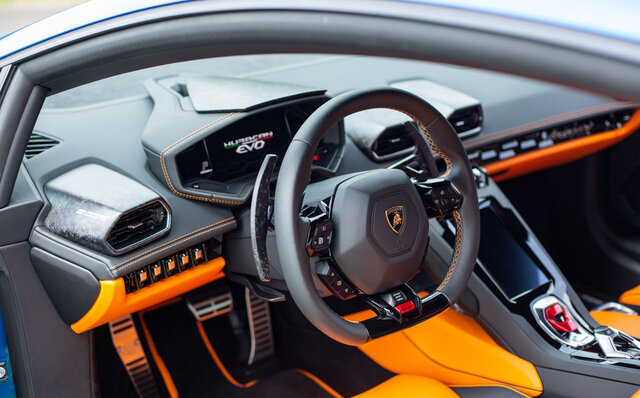タウンスピードでも楽しい──ランボルギーニ ウラカンEVOの後輪駆動モデルに公道試乗|Lamborghini タウンスピードでも楽しい──ランボルギーニ ウラカンEVOの後輪駆動モデルに公道試乗|Lamborghini