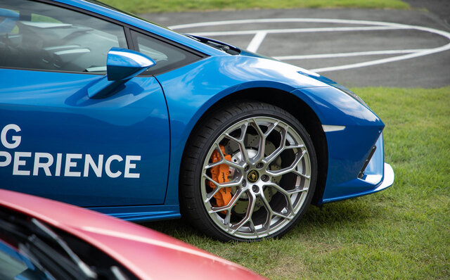 タウンスピードでも楽しい──ランボルギーニ ウラカンEVOの後輪駆動モデルに公道試乗|Lamborghini タウンスピードでも楽しい──ランボルギーニ ウラカンEVOの後輪駆動モデルに公道試乗|Lamborghini