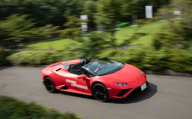 タウンスピードでも楽しい──ランボルギーニ ウラカンEVOの後輪駆動モデルに公道試乗|Lamborghini タウンスピードでも楽しい──ランボルギーニ ウラカンEVOの後輪駆動モデルに公道試乗|Lamborghini