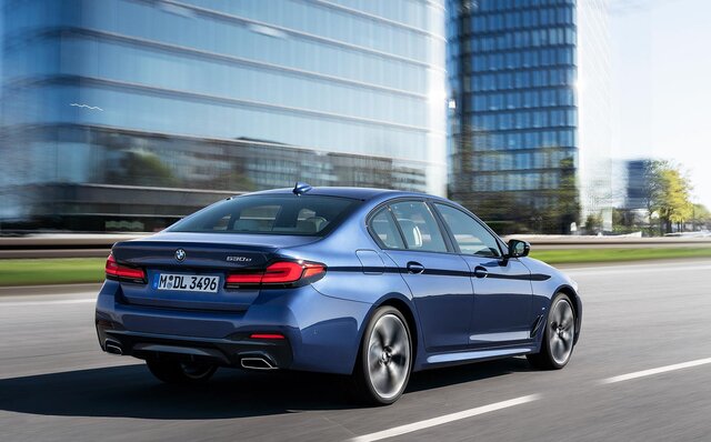 マイナーチェンジを受けた新型BMW5シリーズのセダンとツーリングが発売｜BMW