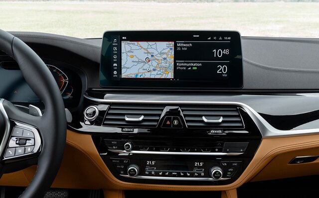 マイナーチェンジを受けた新型BMW5シリーズのセダンとツーリングが発売｜BMW