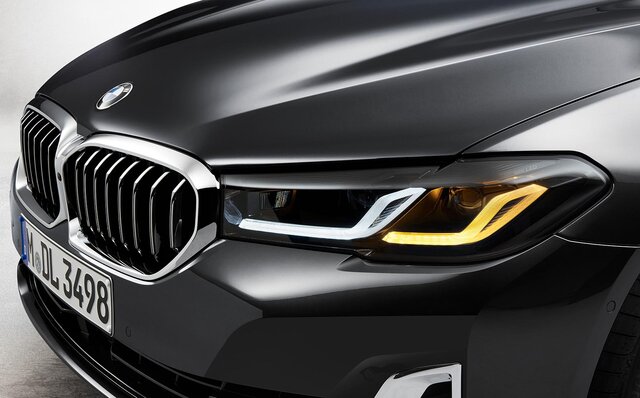 マイナーチェンジを受けた新型BMW5シリーズのセダンとツーリングが発売｜BMW