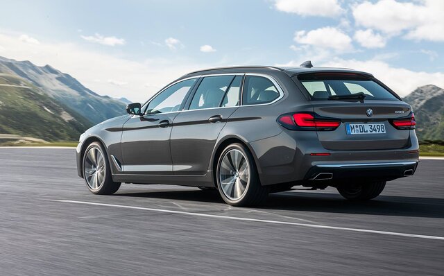 マイナーチェンジを受けた新型BMW5シリーズのセダンとツーリングが発売｜BMW