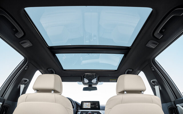 マイナーチェンジを受けた新型BMW5シリーズのセダンとツーリングが発売｜BMW