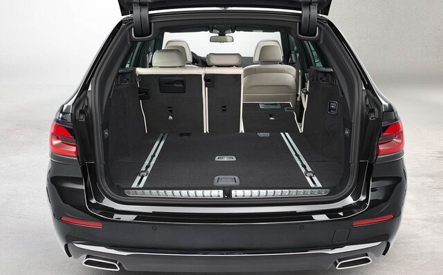 マイナーチェンジを受けた新型BMW5シリーズのセダンとツーリングが発売｜BMW