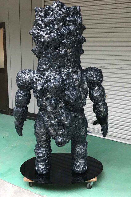 全高6フィートのNAGNAGNAG「FOUR EYES」が完成するまで|MEDICOM TOY 全高6フィートのNAGNAGNAG「FOUR EYES」が完成するまで|MEDICOM TOY