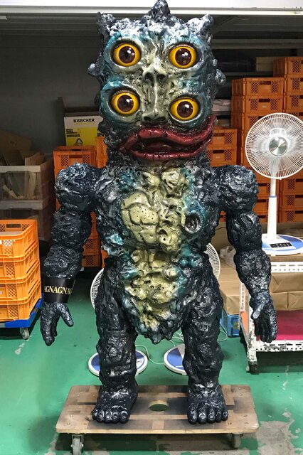 全高6フィートのNAGNAGNAG「FOUR EYES」が完成するまで|MEDICOM TOY 全高6フィートのNAGNAGNAG「FOUR EYES」が完成するまで|MEDICOM TOY