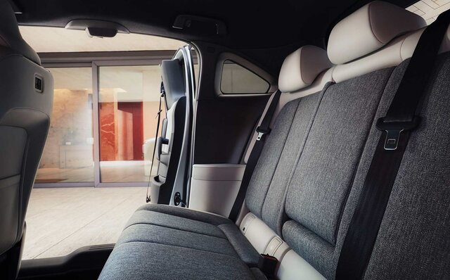 マツダ、新型クロスオーバーSUV「MX-30」を発表|Mazda マツダ、新型クロスオーバーSUV「MX-30」を発表|Mazda