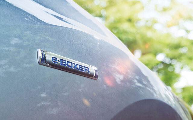 インプレッサに最上級「STIスポーツ」やハイブリッドモデルを新設定｜SUBARU