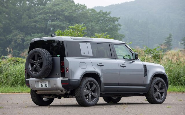 オンロード性能とオフロード性能を見事に両立──新型ディフェンダーに試乗|Land Rover オンロード性能とオフロード性能を見事に両立──新型ディフェンダーに試乗|Land Rover