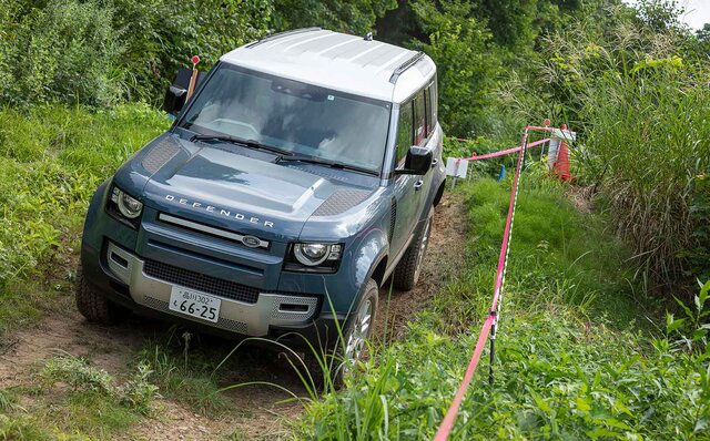 オンロード性能とオフロード性能を見事に両立──新型ディフェンダーに試乗|Land Rover オンロード性能とオフロード性能を見事に両立──新型ディフェンダーに試乗|Land Rover
