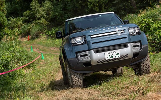 オンロード性能とオフロード性能を見事に両立──新型ディフェンダーに試乗|Land Rover オンロード性能とオフロード性能を見事に両立──新型ディフェンダーに試乗|Land Rover