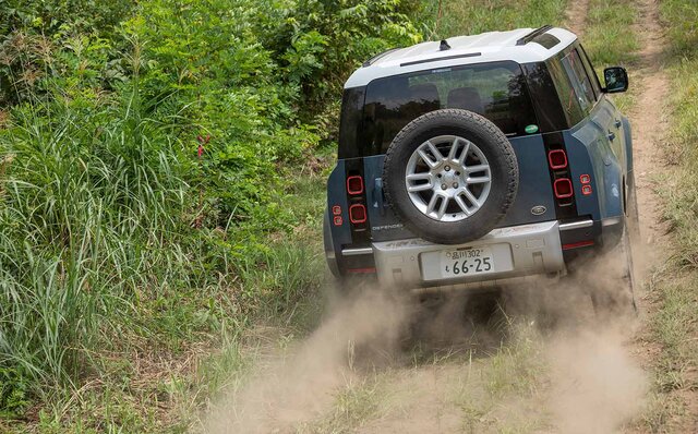 オンロード性能とオフロード性能を見事に両立──新型ディフェンダーに試乗|Land Rover オンロード性能とオフロード性能を見事に両立──新型ディフェンダーに試乗|Land Rover