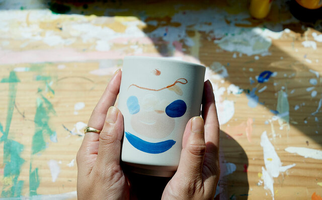 5組の気鋭アーティストと波佐見焼のブランド「BARBAR」がコラボした寿司湯呑『ARTIST SUSHIYUNOMI』に注目