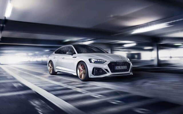 RS 4モデルがよりスポーティなエクステリアにブラッシュアップ｜Audi