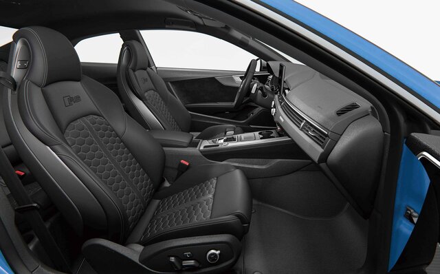 RS 4モデルがよりスポーティなエクステリアにブラッシュアップ｜Audi