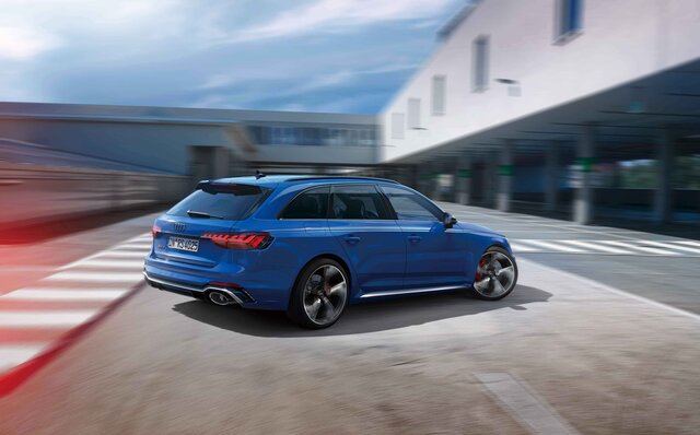 RS 4モデルがよりスポーティなエクステリアにブラッシュアップ｜Audi