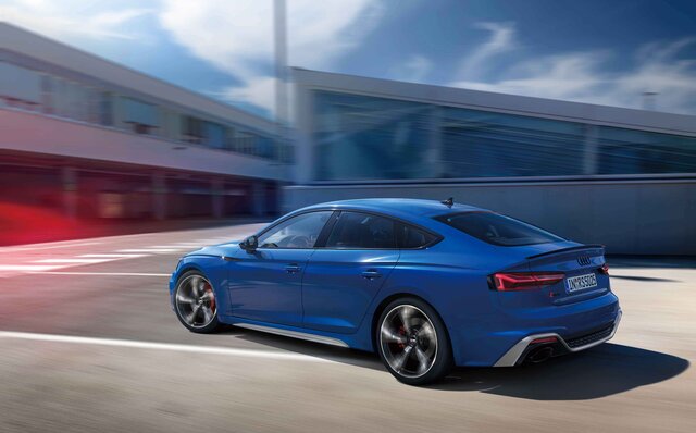 RS 4モデルがよりスポーティなエクステリアにブラッシュアップ｜Audi