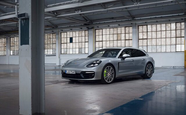 ポルシェ、700psの新型パナメーラを発売|Porsche ポルシェ、700psの新型パナメーラを発売|Porsche