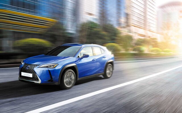レクサスが初の市販EVモデル「UX300e」を発売｜Lexus
