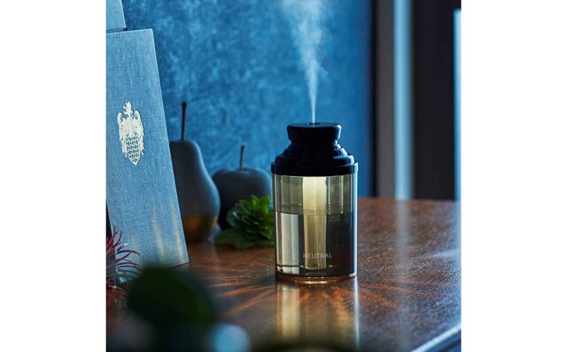 デスクやベッドサイドなどで使えるコンパクトなパーソナルLED加湿器｜NEUTRAL 