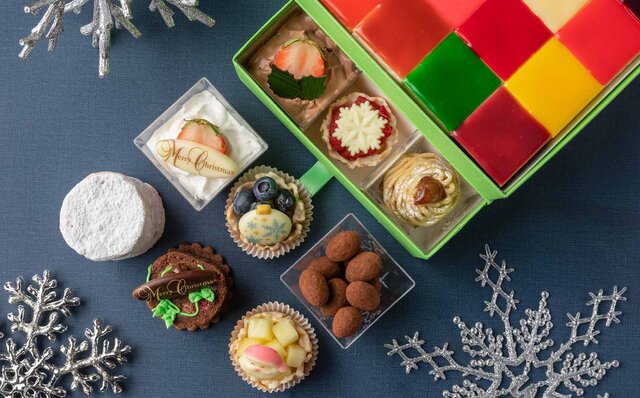 おうちクリスマスを盛り上げるカラフルでハッピーなクリスマスケーキ｜GRAND HYATT TOKYO