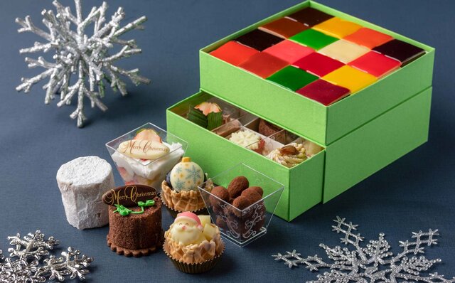 おうちクリスマスを盛り上げるカラフルでハッピーなクリスマスケーキ｜GRAND HYATT TOKYO