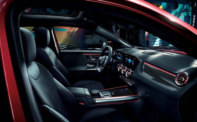 メルセデス、GLAに2つのハイパフォーマンスモデルを追加｜Mercedes Benz