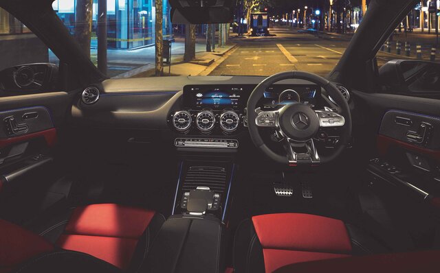 メルセデス、GLAに2つのハイパフォーマンスモデルを追加｜Mercedes Benz