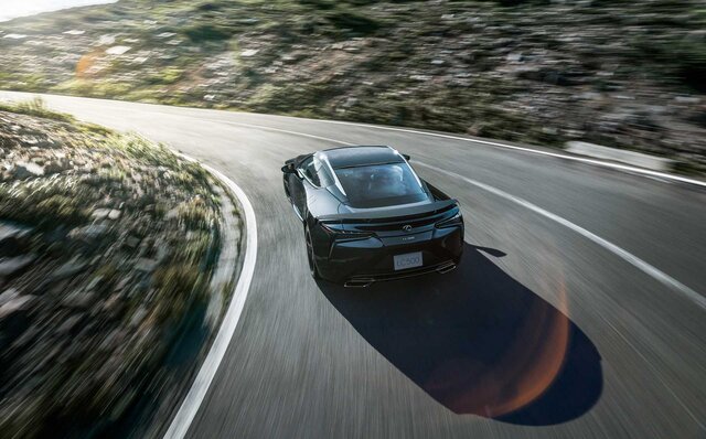 レクサスLCに室谷義秀選手と技術交流から生まれた70台限定の特別仕様車｜LEXUS