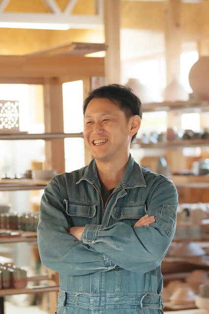 陶徳(すえとく)窯 10 代目の 陶正徳氏