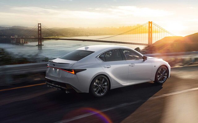 マイナーチェンジしたレクサスIS発売開始|LEXUS マイナーチェンジしたレクサスIS発売開始|LEXUS