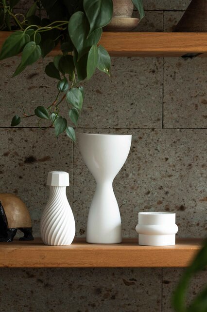 神棚に使用する神具にも。特別な白磁による酒器シリーズ「白面」｜BAR BAR