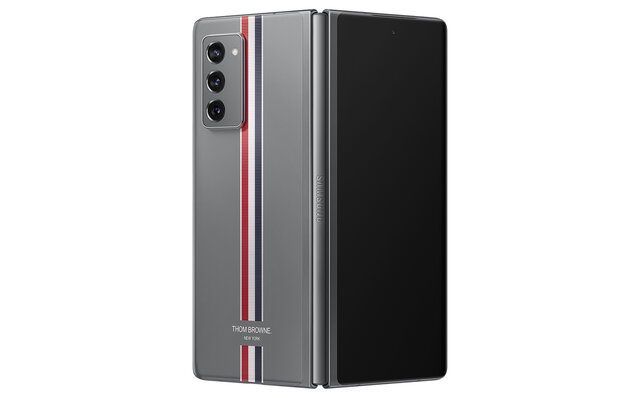 Galaxy とThom Browne のコラボレーション第二弾Galaxy Z Fold2 Thom Browne Editionが日本上陸|Galaxy×THOM BROWNE Galaxy とThom Browne のコラボレーション第二弾Galaxy Z Fold2 Thom Browne Editionが日本上陸|Galaxy×THOM BROWNE