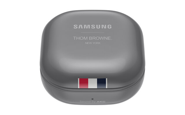 Galaxy とThom Browne のコラボレーション第二弾Galaxy Z Fold2 Thom Browne Editionが日本上陸|Galaxy×THOM BROWNE Galaxy とThom Browne のコラボレーション第二弾Galaxy Z Fold2 Thom Browne Editionが日本上陸|Galaxy×THOM BROWNE