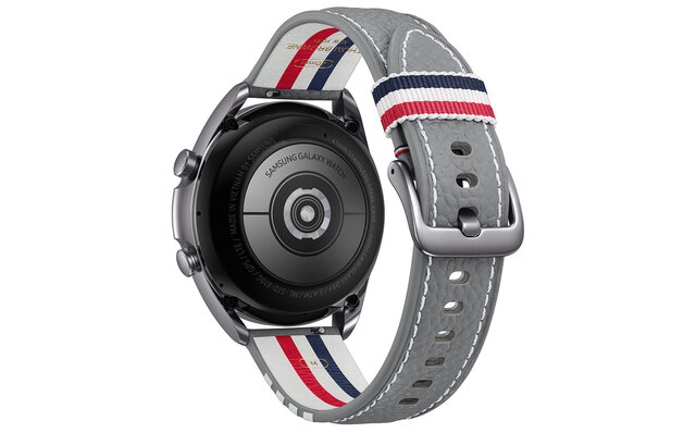 Galaxy とThom Browne のコラボレーション第二弾Galaxy Z Fold2 Thom Browne Editionが日本上陸|Galaxy×THOM BROWNE Galaxy とThom Browne のコラボレーション第二弾Galaxy Z Fold2 Thom Browne Editionが日本上陸|Galaxy×THOM BROWNE