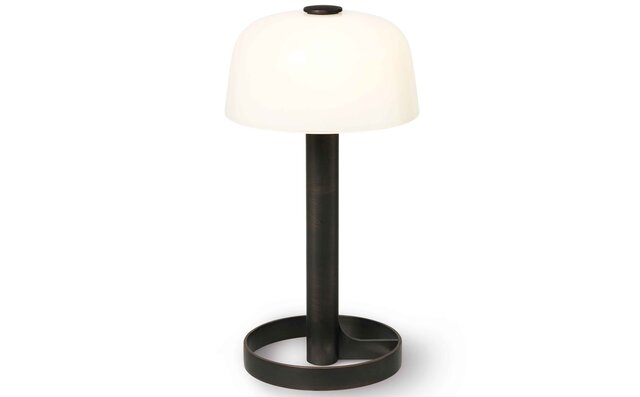 ブランド初となる照明はUSB充電式のコードレス卓上ランプ｜ROSENDAHL COPENHAGEN