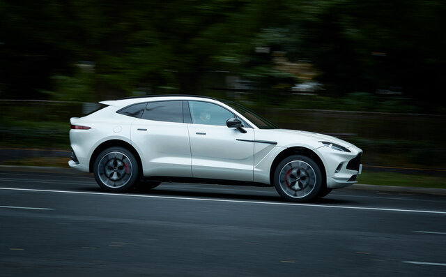 まさに背の高いアストンマーティン──アストンマーティンDBXに試乗|ASTON MARTINv まさに背の高いアストンマーティン──アストンマーティンDBXに試乗|ASTON MARTINv