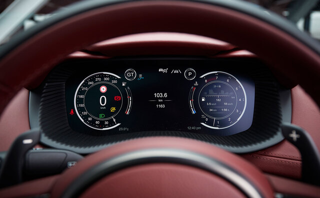 まさに背の高いアストンマーティン──アストンマーティンDBXに試乗|ASTON MARTIN まさに背の高いアストンマーティン──アストンマーティンDBXに試乗|ASTON MARTIN